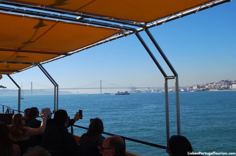 Sightseeing cruise in Lisbon