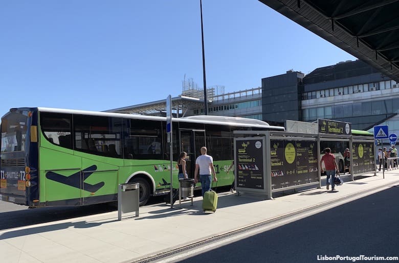 Shuttle bus to terminal 2 of Lisbon Airport